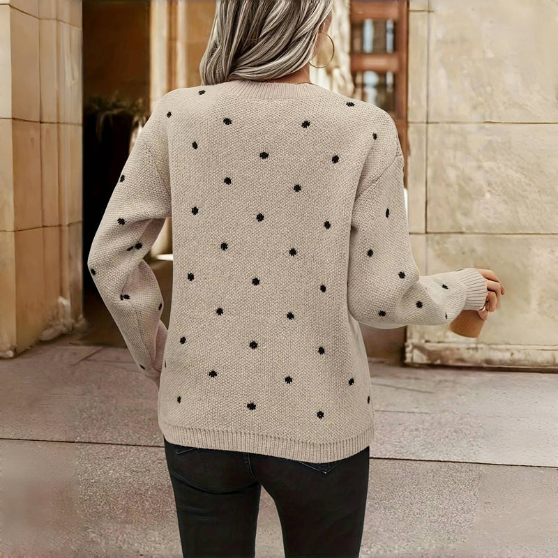 Aubrey Pull Femme – Měkký puntíkovaný svetr s pohodlným střihem a elegantním kulatým výstřihem