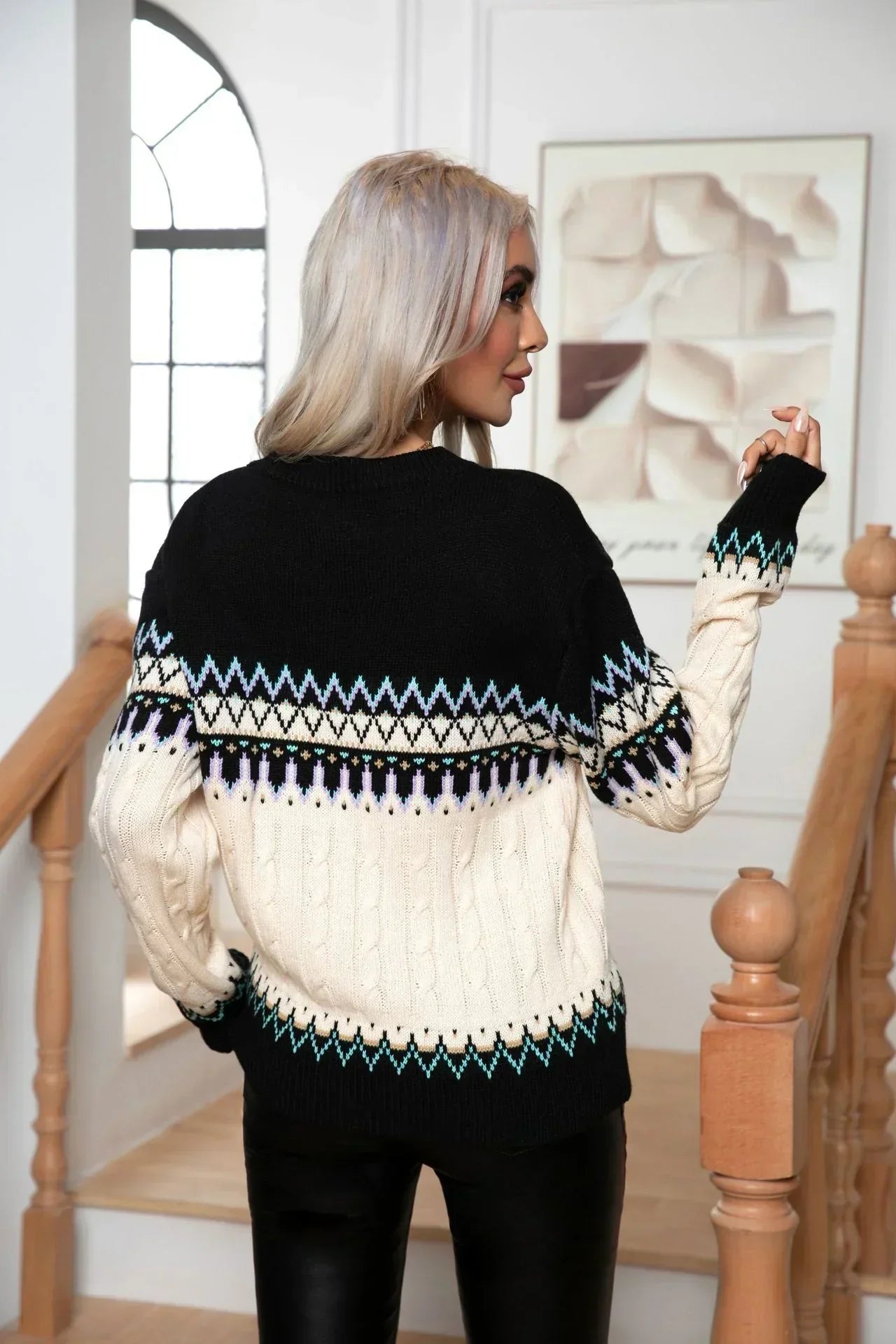 Samira svetr dámský – elegantní norský svetr z teplé pleteniny s geometrickými vzory