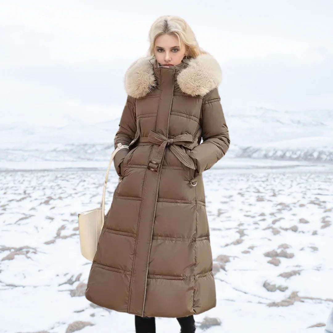 Casaco de Inverno Mulher Amey com Gola de Pêlo – Ajustado, Quente & Elegante