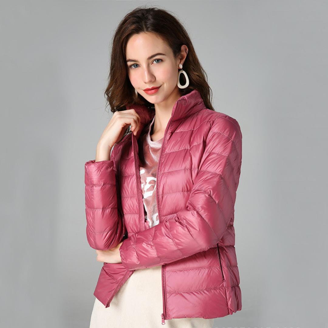 Chaqueta Aurora para mujer: impermeable, ultraligera y versátil para entretiempo.