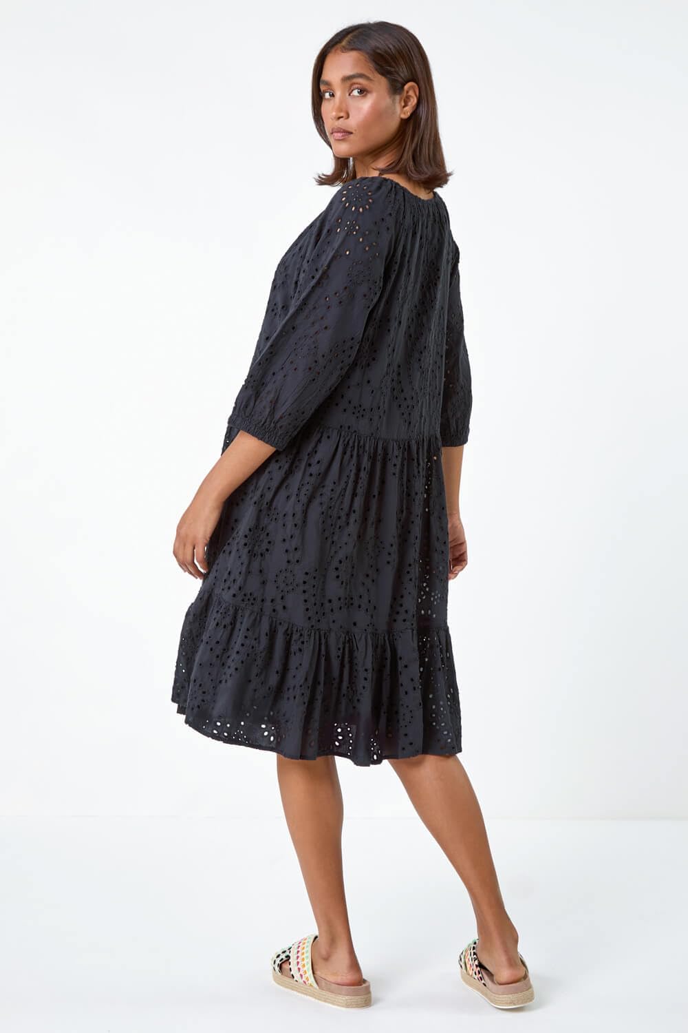 Lina Midikleid Damen – Kleid mit Stickerei, Volants, V-Ausschnitt aus Baumwolle Elegant Sommer