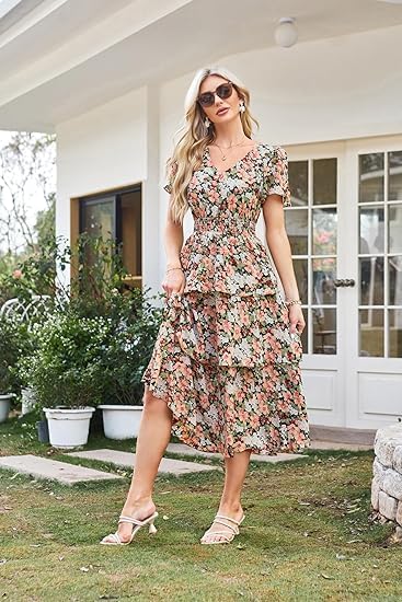 Emma Kjole Fleurie A-Line – Elegant Sommerkjole med V-udskæring og Smocktalje til Kvinder