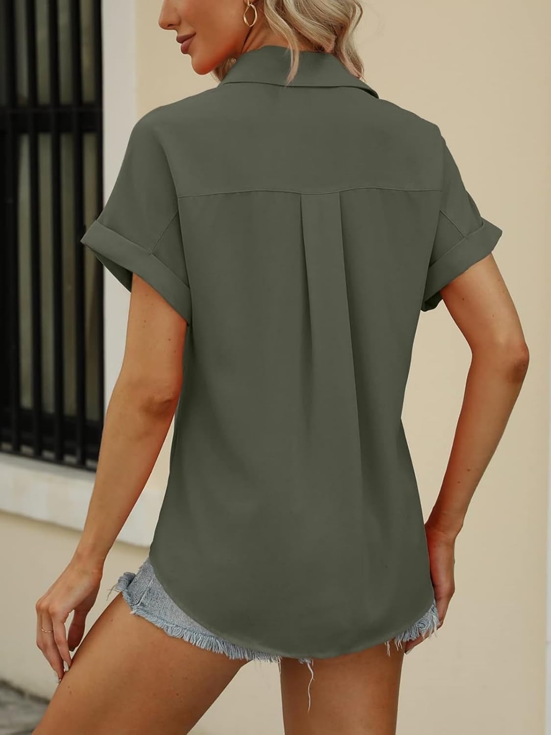Marina Bluse Damen – Gestreifte Bluse mit V-Ausschnitt und Knöpfen