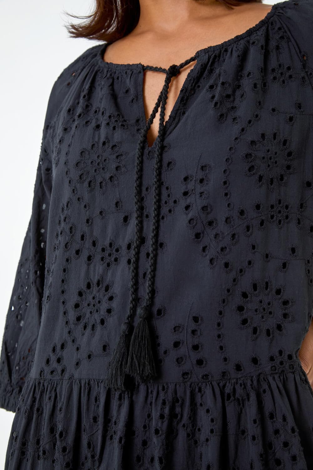Lina Midikleid Damen – Kleid mit Stickerei, Volants, V-Ausschnitt aus Baumwolle Elegant Sommer