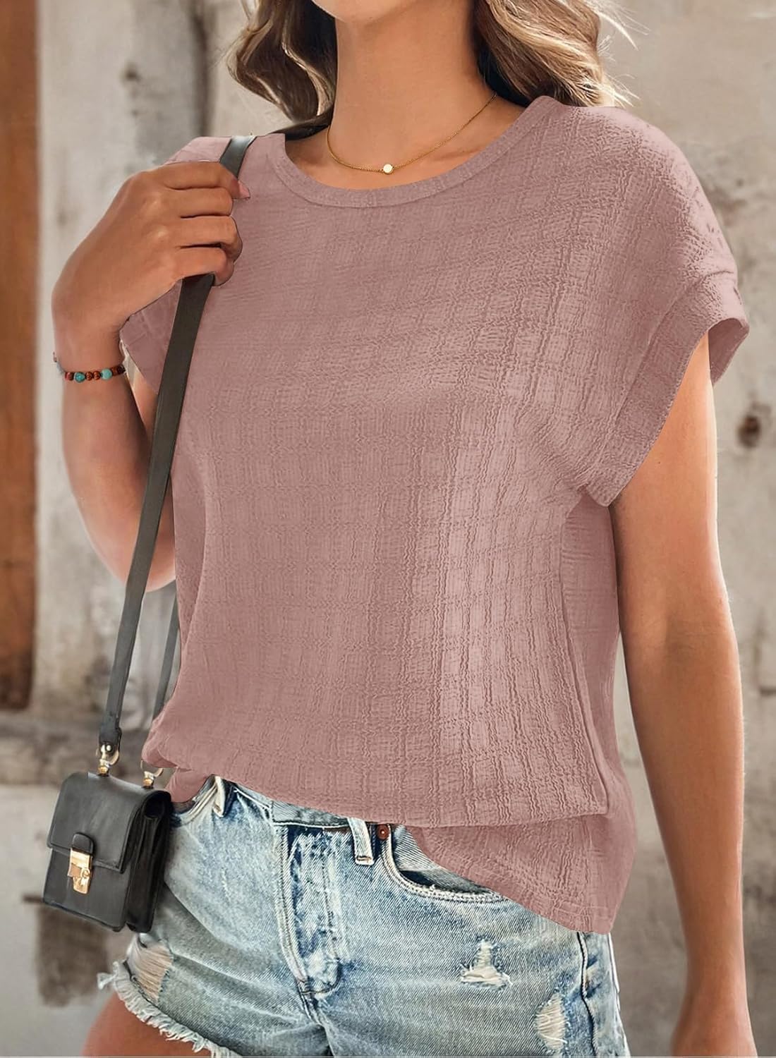 Clara Blouse Femme Broderie – Haut Décontracté à Manches Courtes et Col Rond
