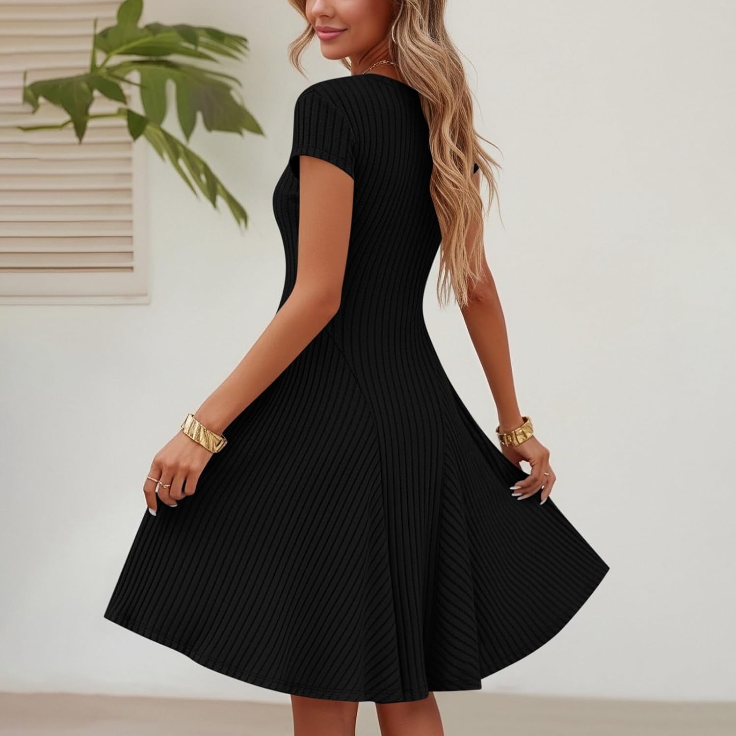 Emma Damenrobe – Elegantes Midikleid aus gerippter Strickware mit Rundhalsausschnitt und kurzen Ärmeln