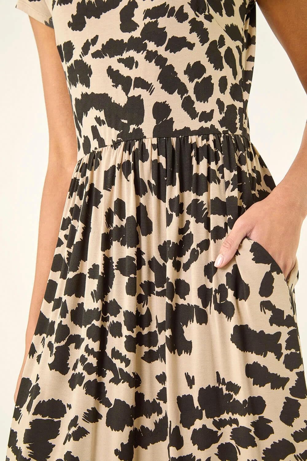 Camille mekko midi naisille – joustava jersey-mekko korkealla vyötäröllä, taskuilla, kesätyylikäs