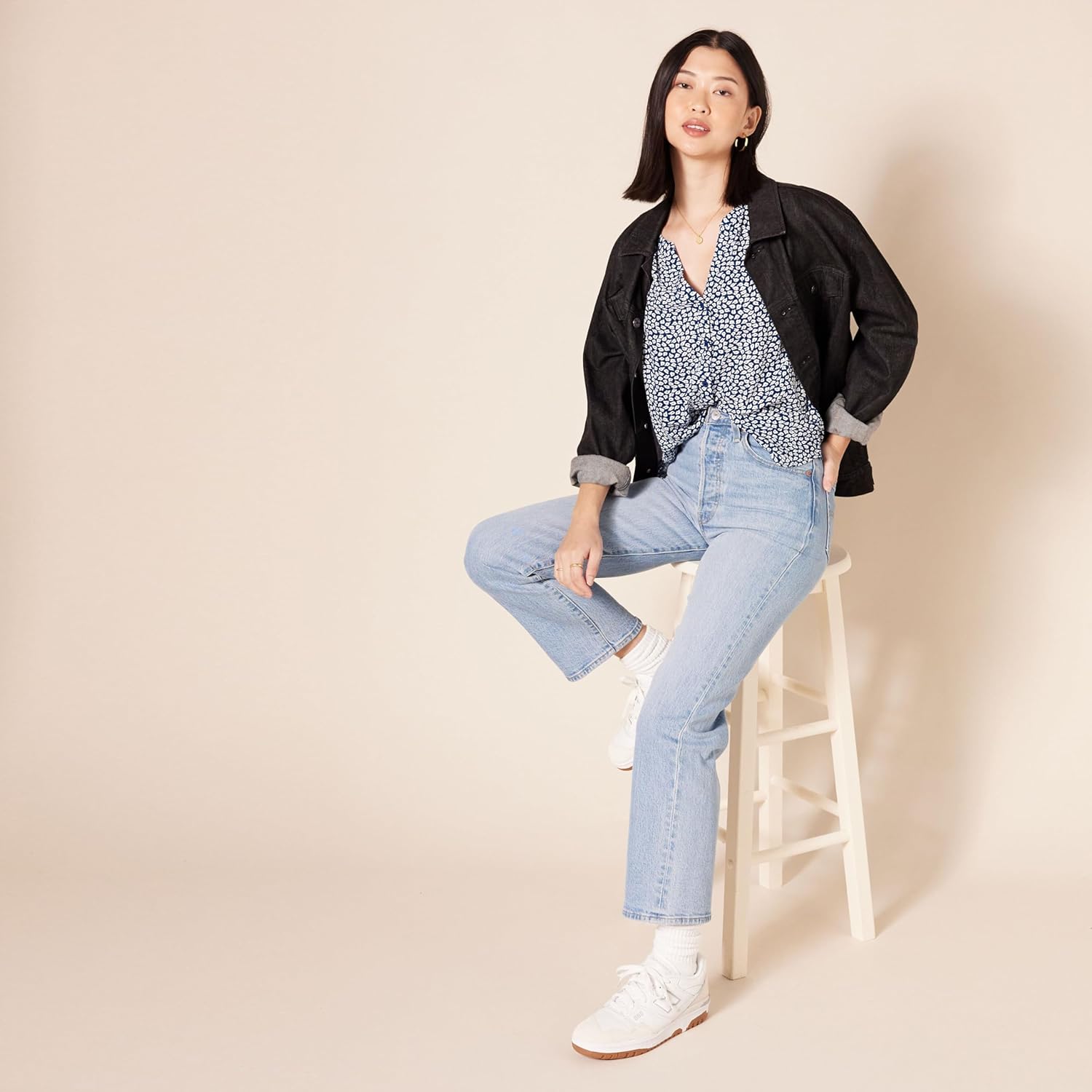 Emma Blouse Femme – Chemisier Fluide à Col V et Manches Courtes