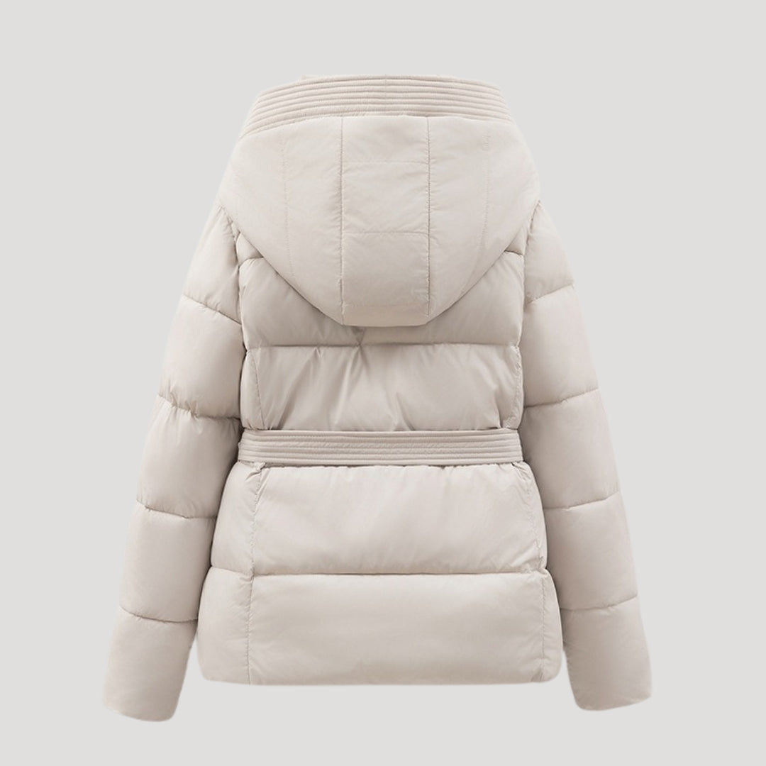 Leyna Doudoune Femme – Manteau Ceinturé avec Capuche Chaude & Coupe Élégante
