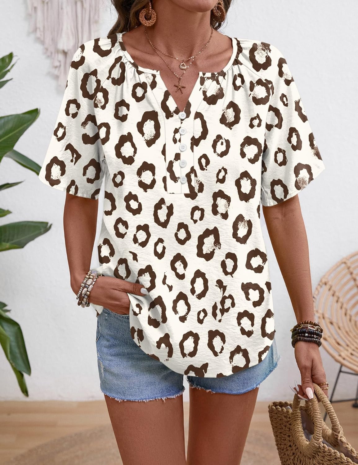 Blusa Lucie Mulher – Top Boémio com Decote em V e Botões Funcionais