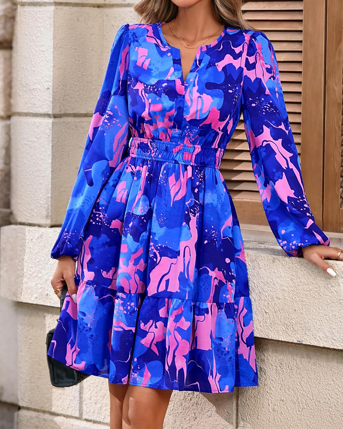 Adela Kurzes Boho-Damenkleid – Blumenkleid mit V-Ausschnitt, Langärmlig und Elastischem Bund