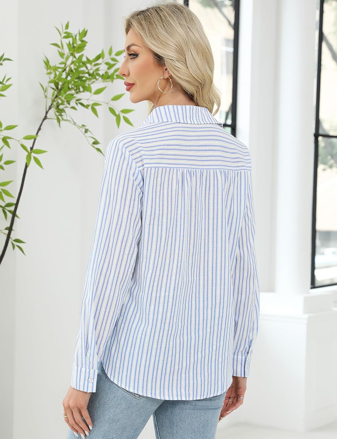 Camille ženska košulja na kockice – elegantna pamučna bluza s V-izrezom i gumbima