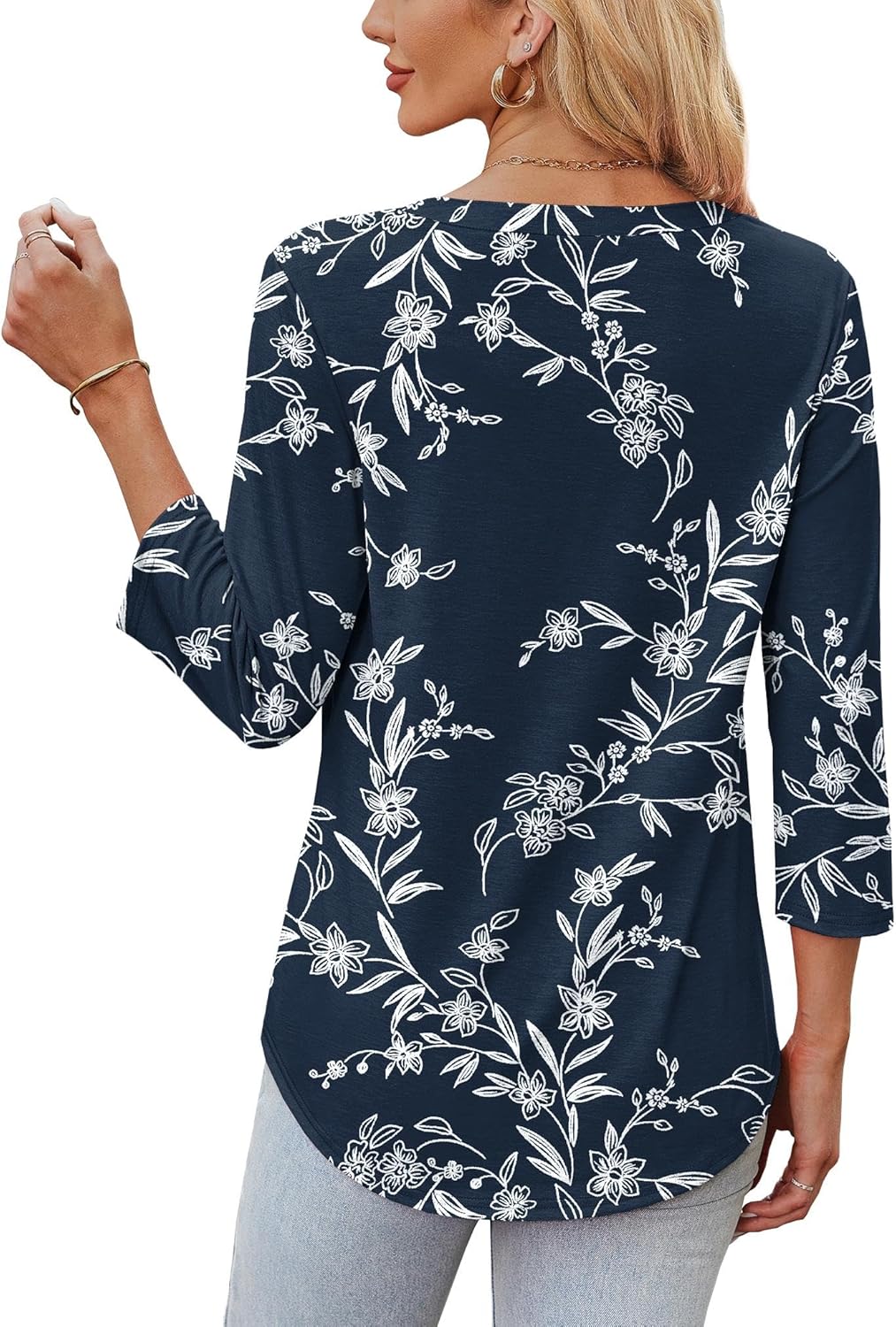 Lina Bluse Dame – Top med 3/4 ærmer, V-hals, elegant og flydende tunika