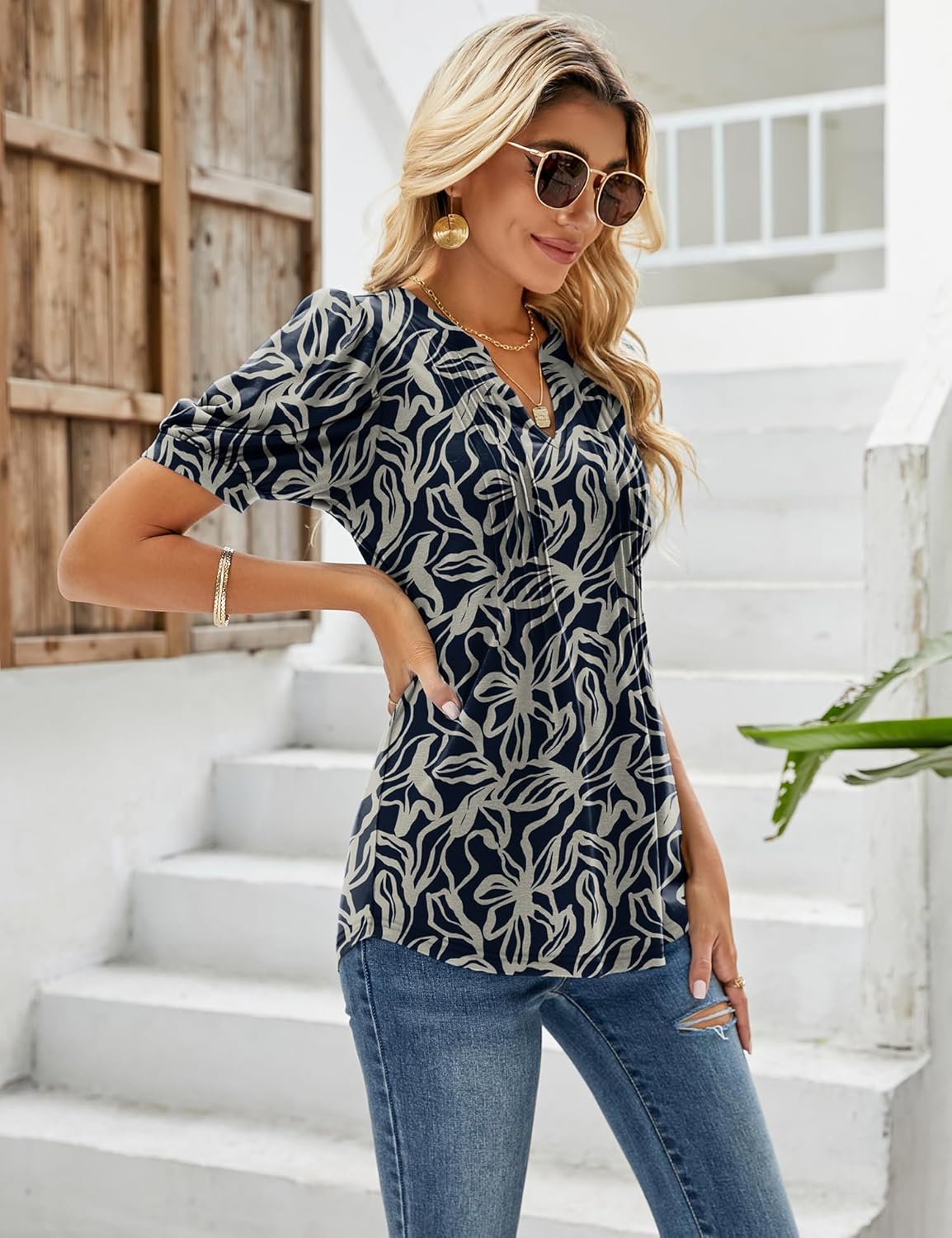 Sofia Haut Femme Col V – T-shirt Fluide Imprimé Floral avec Manches Bouffantes et Détails Plissés