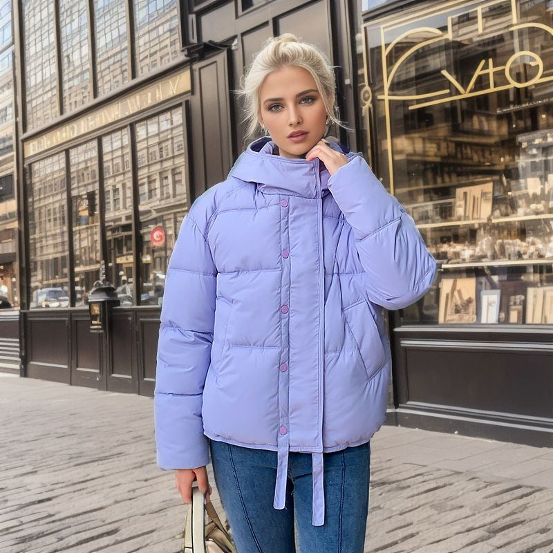 Novie Dámská Krátká Bunda s Kapucí – Lehká, Prošívaná a Moderní Městský Styl