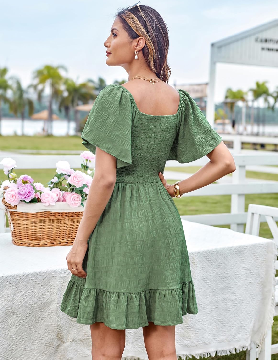 Vestido Mini Volantes Léa – Vestido de Verão Ombros Descobertos Gola Atada Elegante Mulher