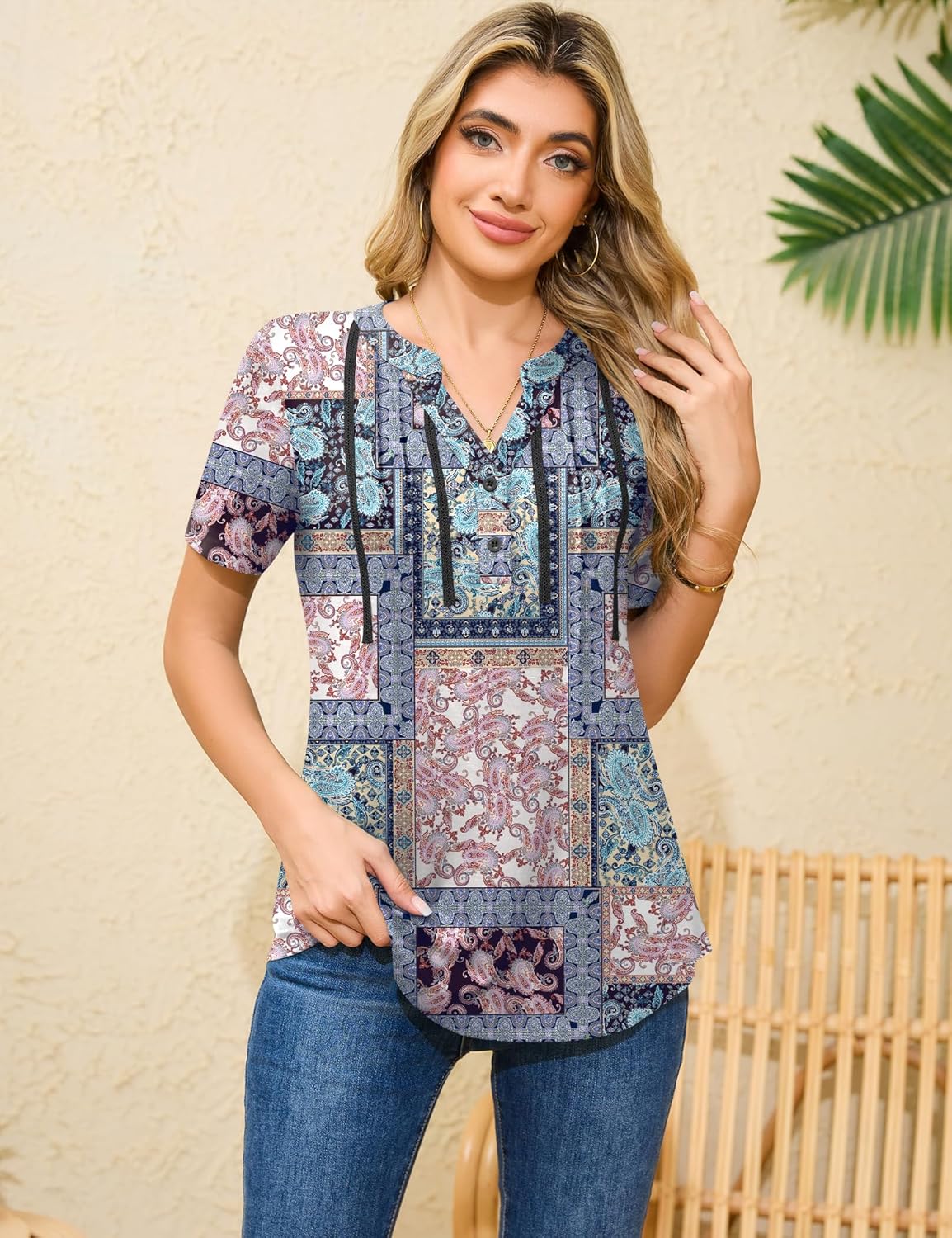 Fiory Top Mulher Decote em V – Renda Plissada, Mangas Curtas, Túnica Fluida de Verão