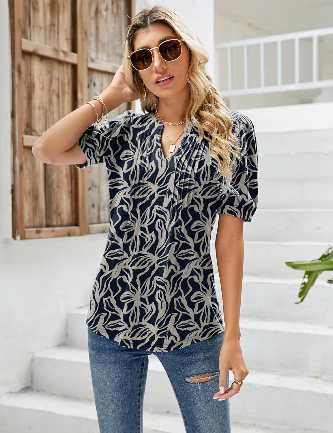 Sofia Haut Femme Col V – T-shirt Fluide Imprimé Floral avec Manches Bouffantes et Détails Plissés