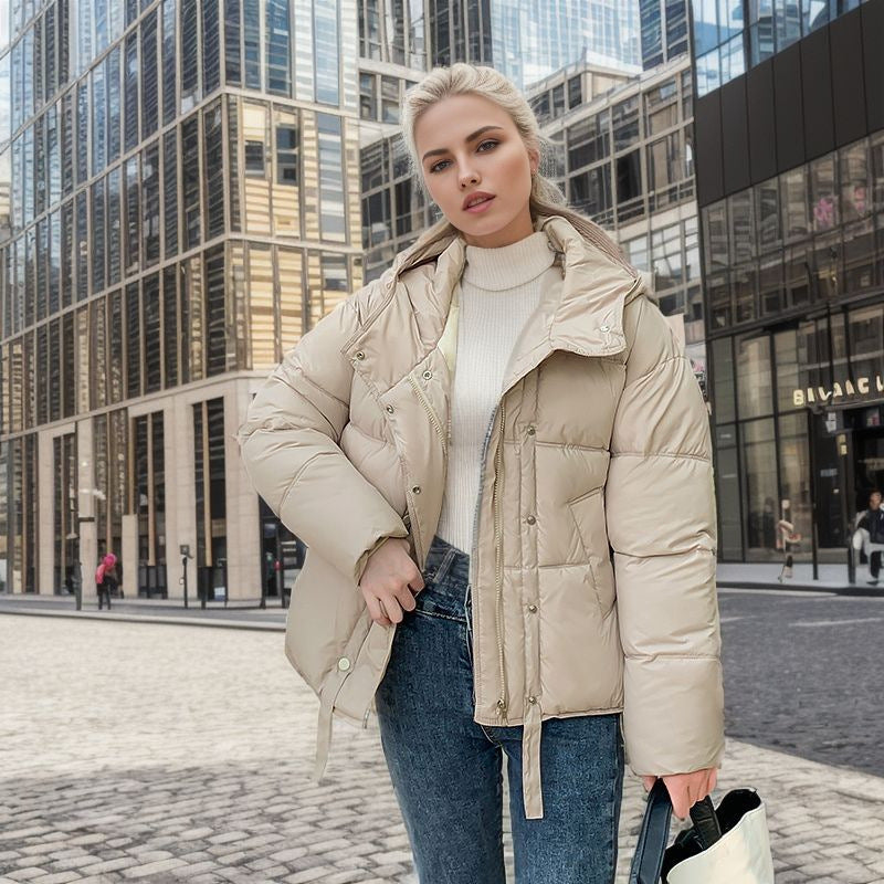 Novie Dámská Krátká Bunda s Kapucí – Lehká, Prošívaná a Moderní Městský Styl