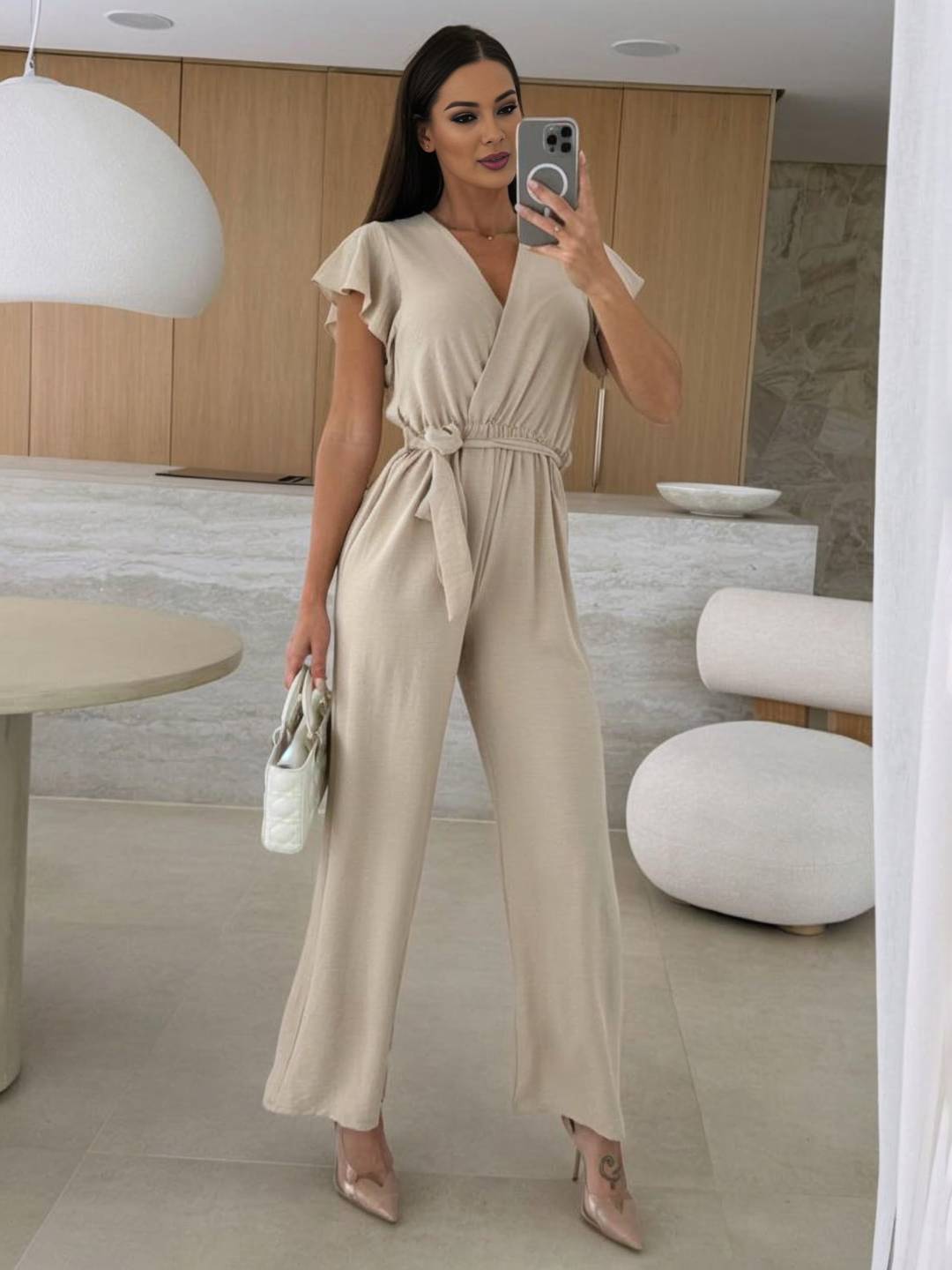 Rochelle Dámský Overal – Elegantní Jednobarevný Overal s Výstřihem do V, Páskem a Širokými Kalhotami s Volánky