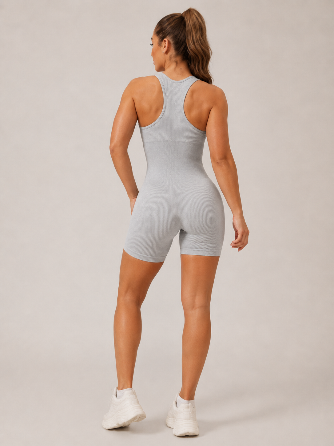 Dakota Dámský Jumpsuit na Jógu – Bezešvý Žebrovaný Elastický Overal s Polstrovanými Ramínky