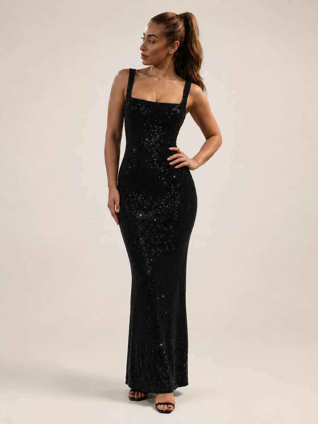 Églantine Robe Maxi Femme – Robe à Sequins Dos Nu Col Carré Coupe Moulante Élégante