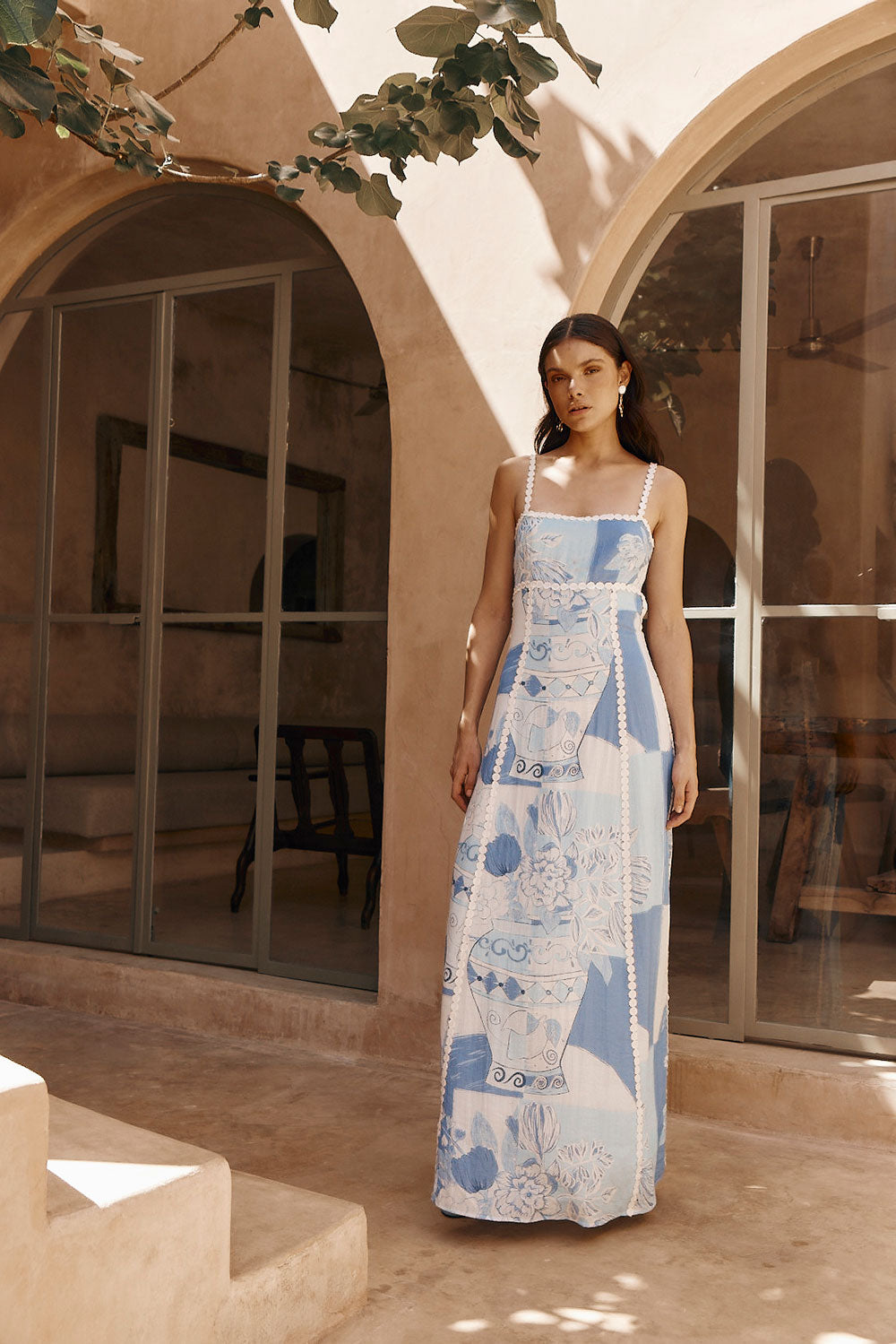 Vestido Maxi Mirasol Mulher – Vestido Longo com Decote Quadrado, Costas Atadas e Estampa Mediterrânica