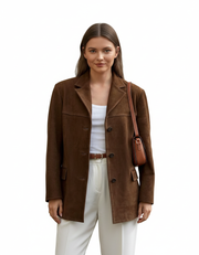 Sienna Blazer em Camurça para Mulher – Casaco Elegante com Corte Moderno em Camurça Castanha