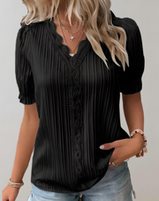 Blusa Kehlani Mulher – Blusa Plissada Chique com Detalhes Subtis e Estilo Casual Elegante