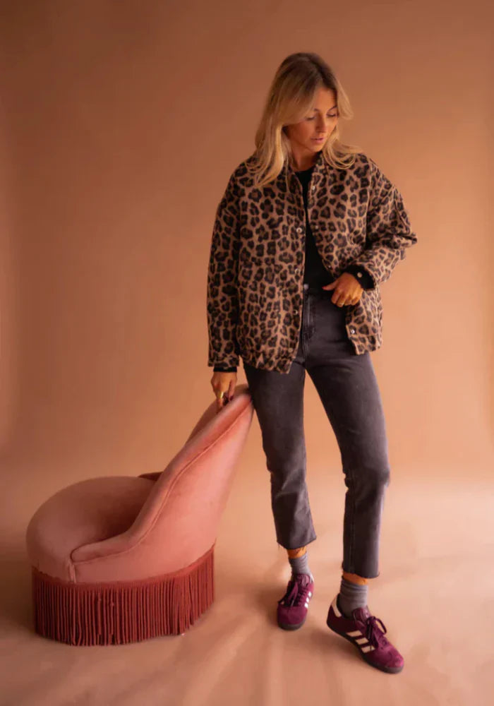 Valeria Casaco Mulher – Casaco Leopardo Elegante com Estampa Animal & Corte Confortável