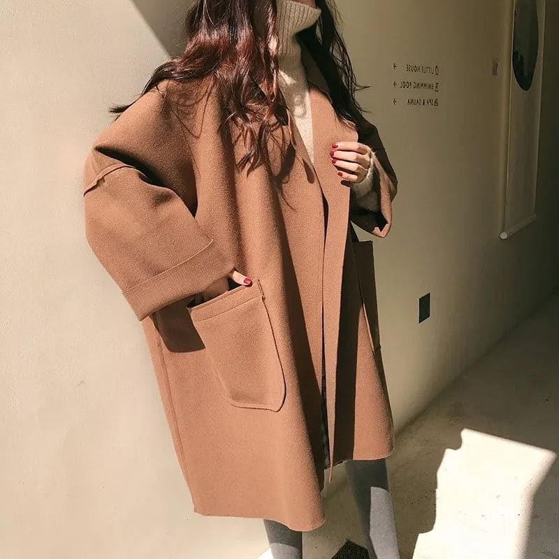 Jasmine villasekoite-naistakki – ylipitkä talvitakki minimalistisella designilla ja isoilla taskuilla