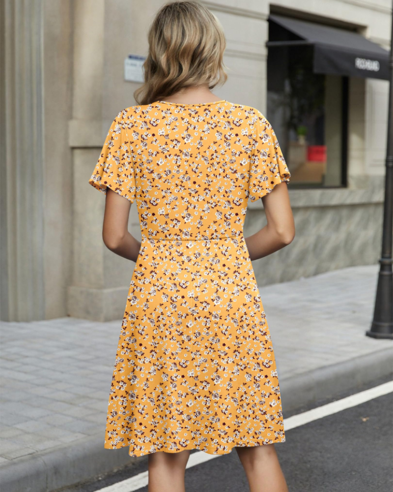Hazel Robe Fleurie Femme – Robe d'Été Col V Croisé avec Poches, Coupe Évasée & Manches Volantées
