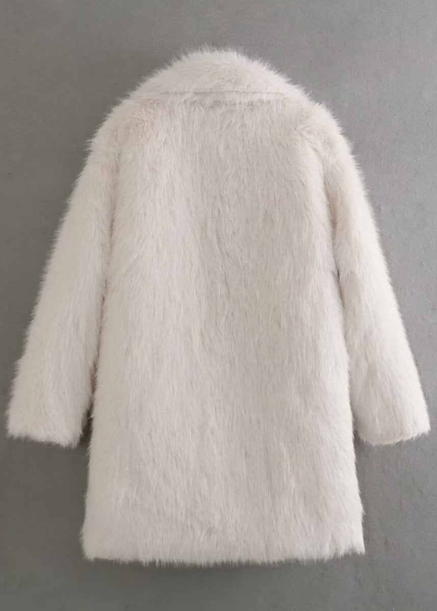 Valerie Winter Coat in Faux Fur for Women – Soft White Jacket with Casual Cut and Oversize Collar