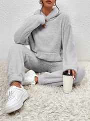Lillie Dámsky Set – Mäkký Fleece Domáci Oblek s Kapucňou a Pohodlnými Teplákmi