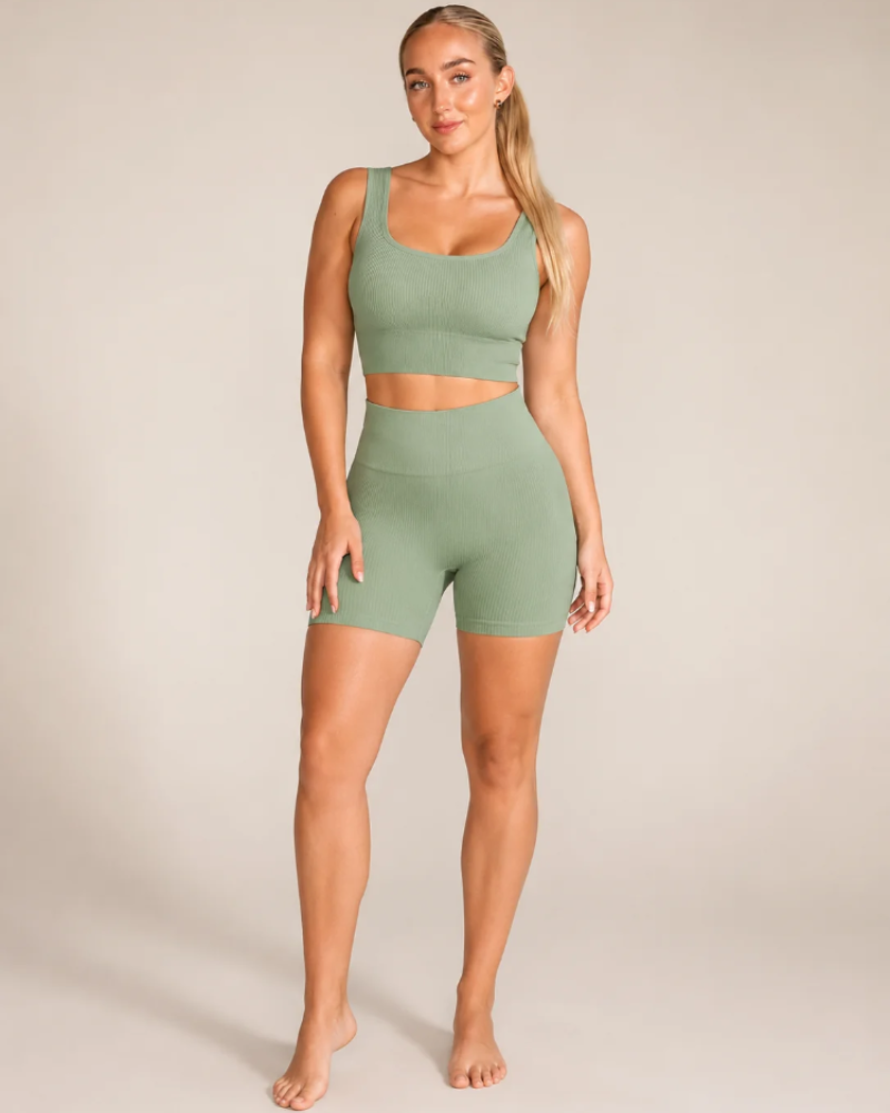 Avery Ensemble Sport Femme – Bezešvý set s crop topem a vysokým strečovým krátkým kalhotami