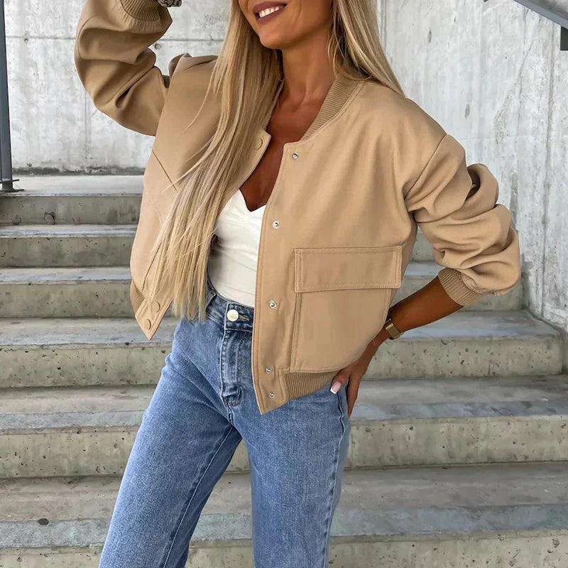 Paula Casaco Bomber Mulher – Estilo Curto com Bolsos com Aba & Visual Urbano na Moda