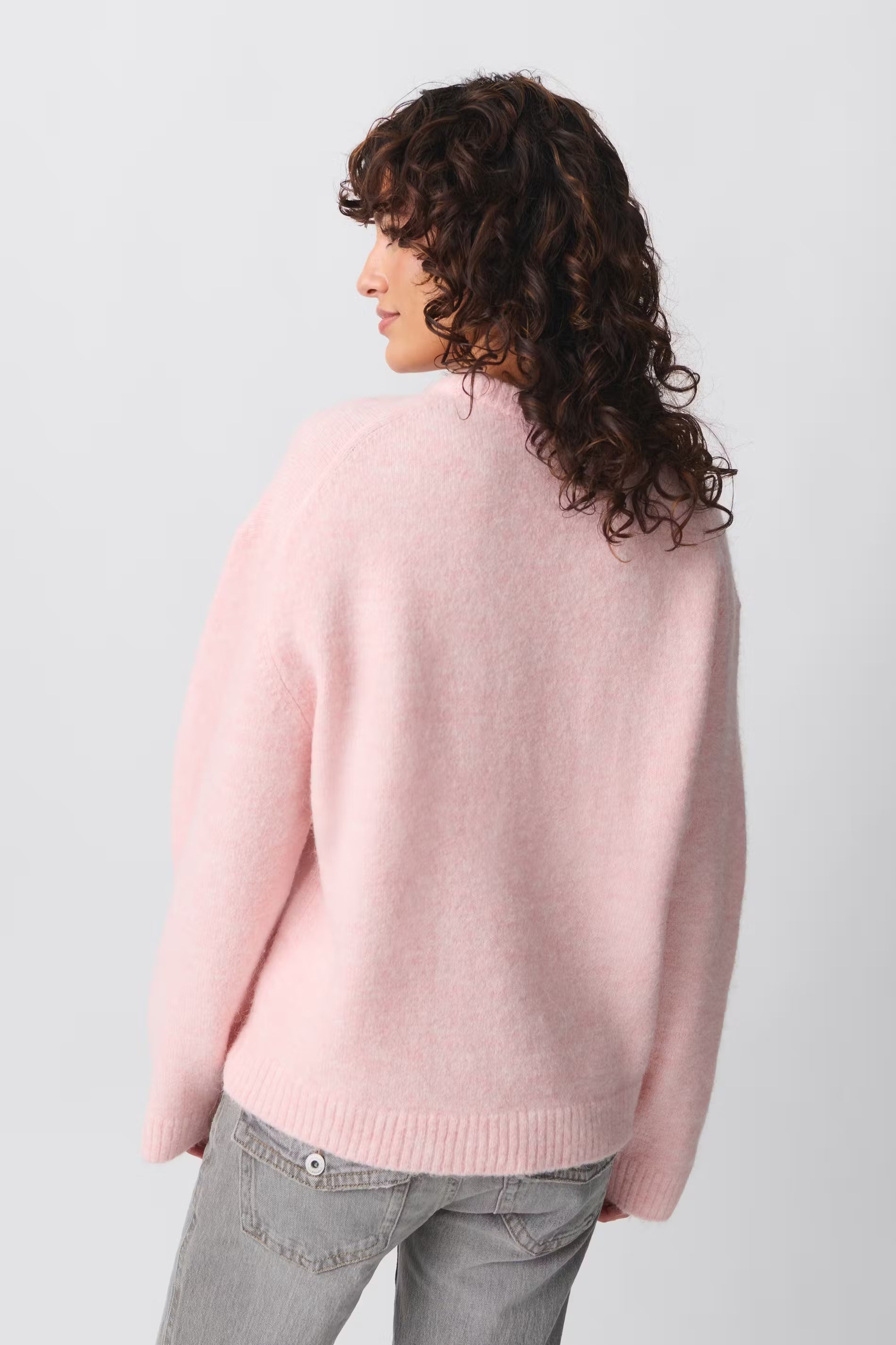 Amelie Oversize svetr pro ženy – měkký úplet s kulatým výstřihem a elegantními balónovými rukávy