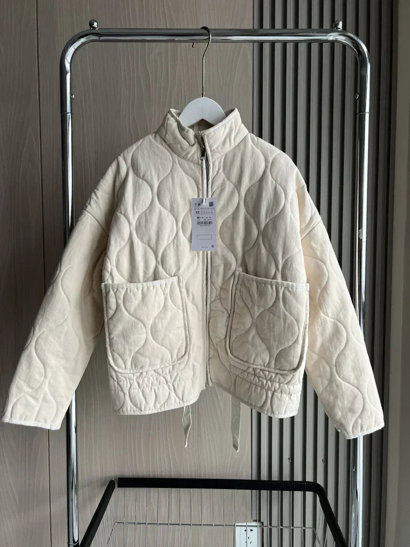 Casaco Matelassado Zinnia para Mulher – Casaco de Inverno Quente com Fecho de Eclair, Cintura Ajustável e Bolsos