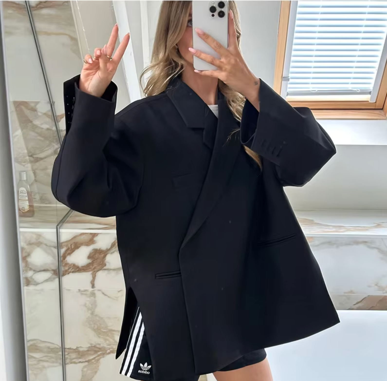 Sherry Blazer Oversize Ženski – Elegantna jakna širokog kroja s modernim bezvremenim stilom