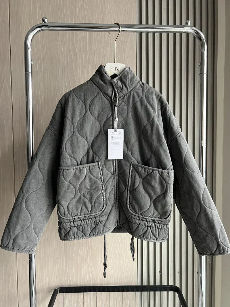 Casaco Matelassado Zinnia para Mulher – Casaco de Inverno Quente com Fecho de Eclair, Cintura Ajustável e Bolsos