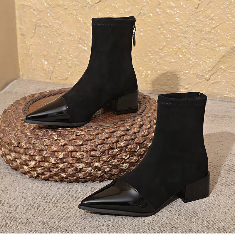 Gracia Damen-Stiefeletten – Elegante Wildleder-Boots mit Lackdetails und bequemem Blockabsatz