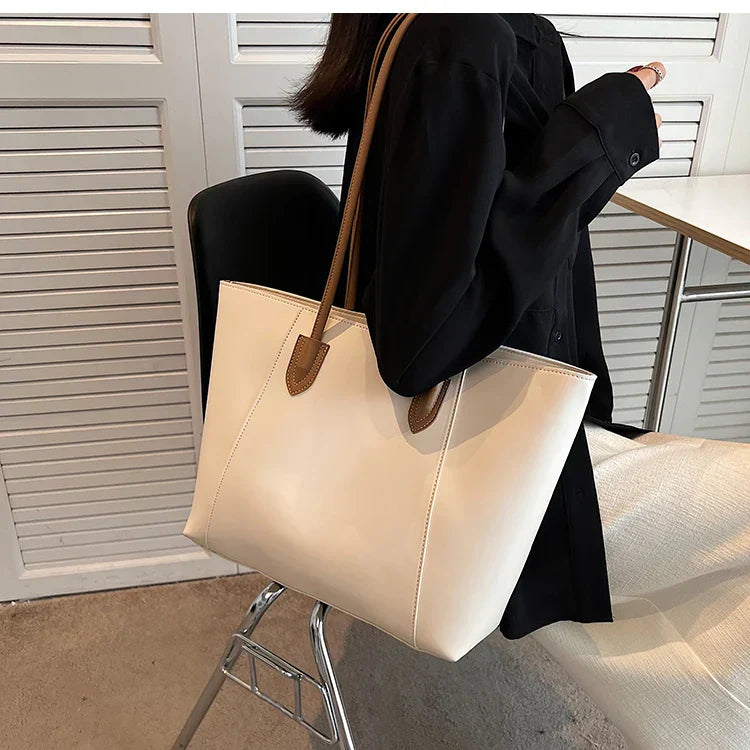 Jivika Damenhandtasche – Große Umhängetasche aus Kunstleder mit geräumigem Fach & Innentaschen