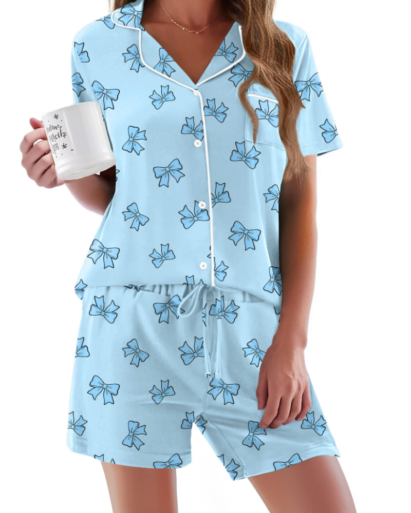 Sophie naisten pyjama-asusetti – pehmeä 2-osainen yöpuku napituksella ja mukavat shortsit