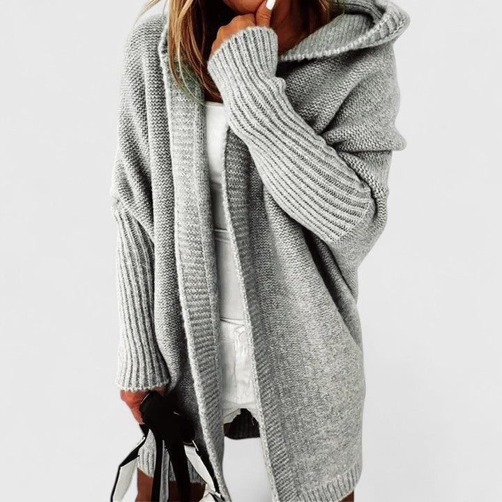 Cardigan damă Adriana cu glugă oversize – Vestă lungă și călduroasă, ideală pentru suprapuneri