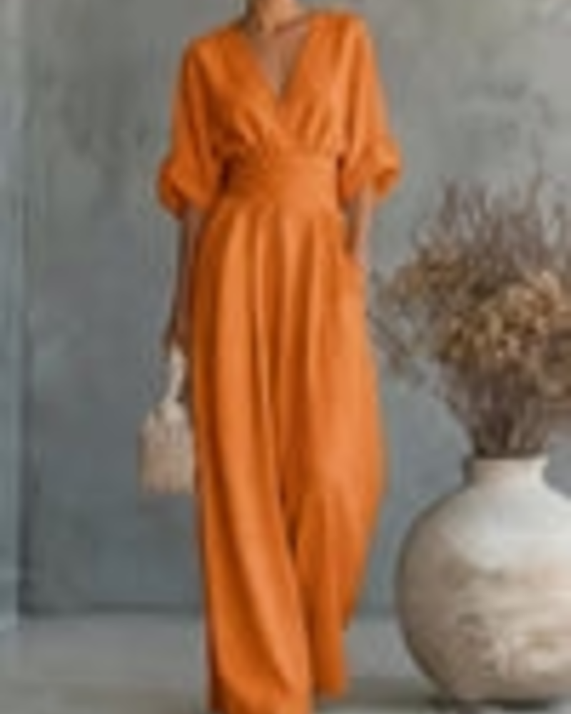 Salopetă damă Remi – Salopetă cu decolteu în V, pantaloni largi, fluidă, ușoară și elegantă