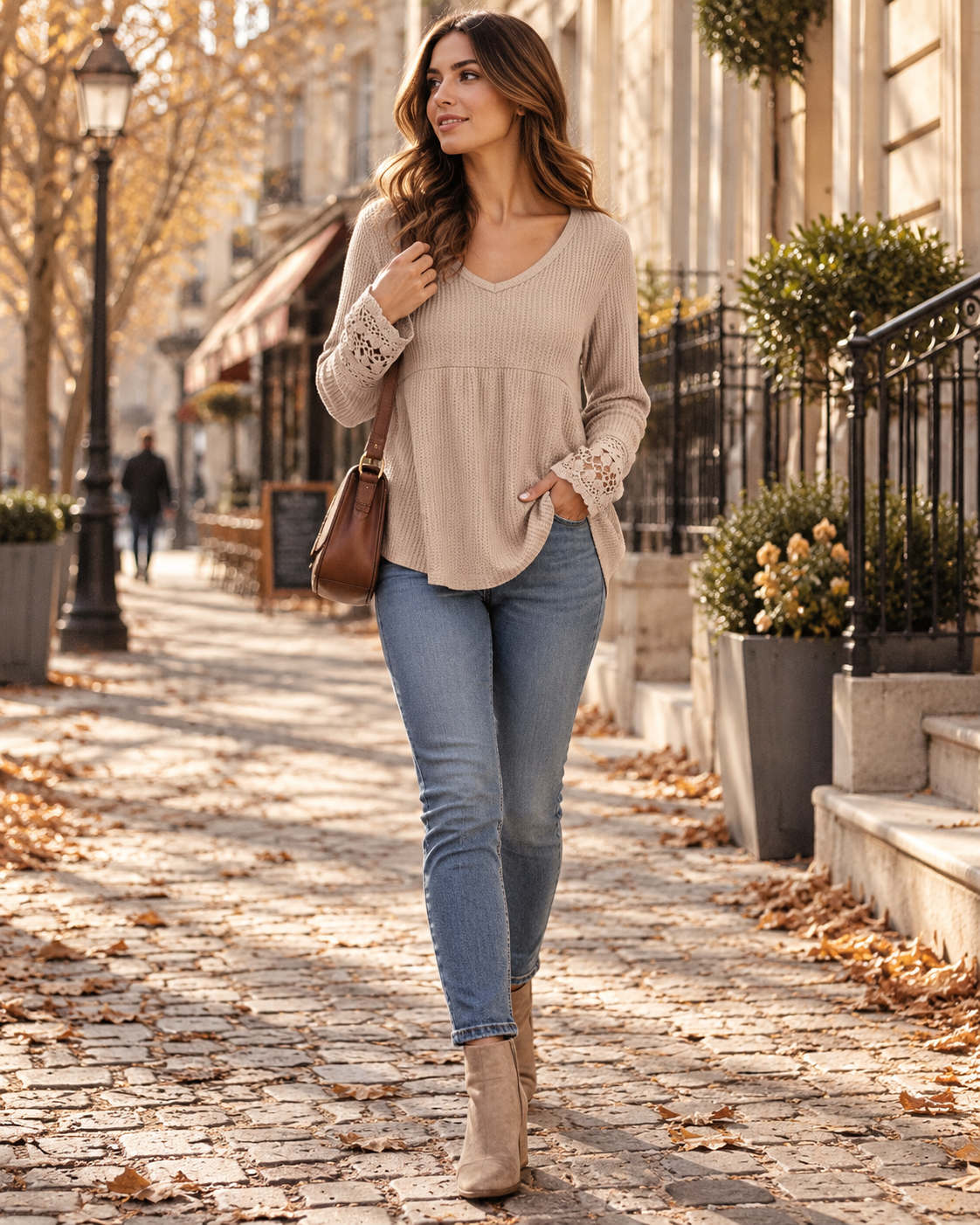 Juvy Haut Femme en Maille Gaufrée – Col V, Dentelle Ajourée & Manches Longues