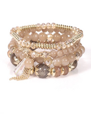 Set di braccialetti da donna Camille – Set bohémien beige e dorato con perle e pendente