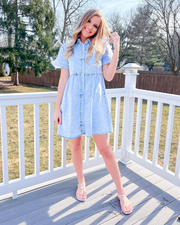 Vestido Camisón Emma para Mujer en Denim – Vestido Babydoll Abotonado con Volantes Superpuestos