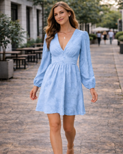 Vestido Ronalyn Feminino – Bodycon em Renda com Decote em V, Mangas Compridas e Corte Mini Elegante para Noite