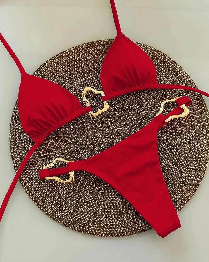 Biquíni Selene Feminino – Fato de Banho com Detalhes Dourados Corte Elegante e Favorável para o Verão